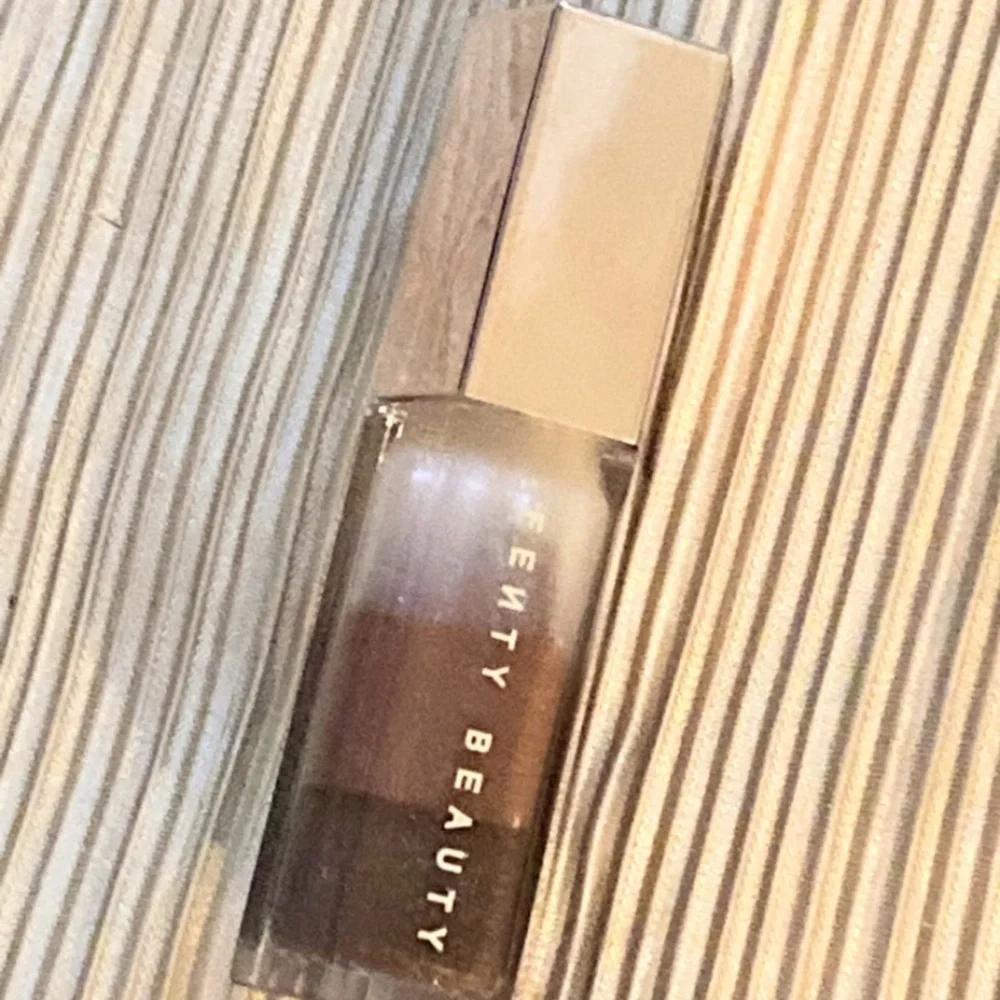 Fenty Beauty Gloss Bomb Lip Gloss Spiked Hot Chocolit Shimmer Limited Edition
